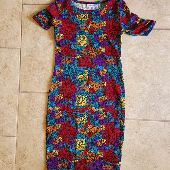 LuLaRoe small multi color Julia - Picture 1 of 1